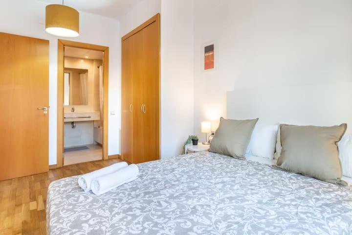 Private Rooms Near Las Ramblas Barcelona Exterior photo